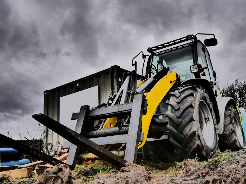 Forklift huren voor bedrijven - gele heftruck voor intern transport en magazijnwerk